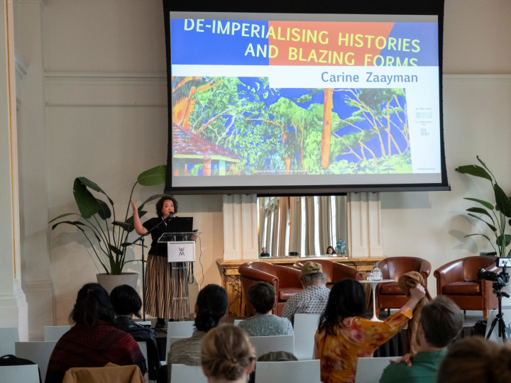 De-Imperialising Histories and Blazing Forms